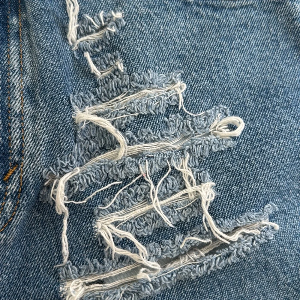 LEVI’S Minnie Mouse Denim Shorts Reworked Distressed Studded Pocket Size 25